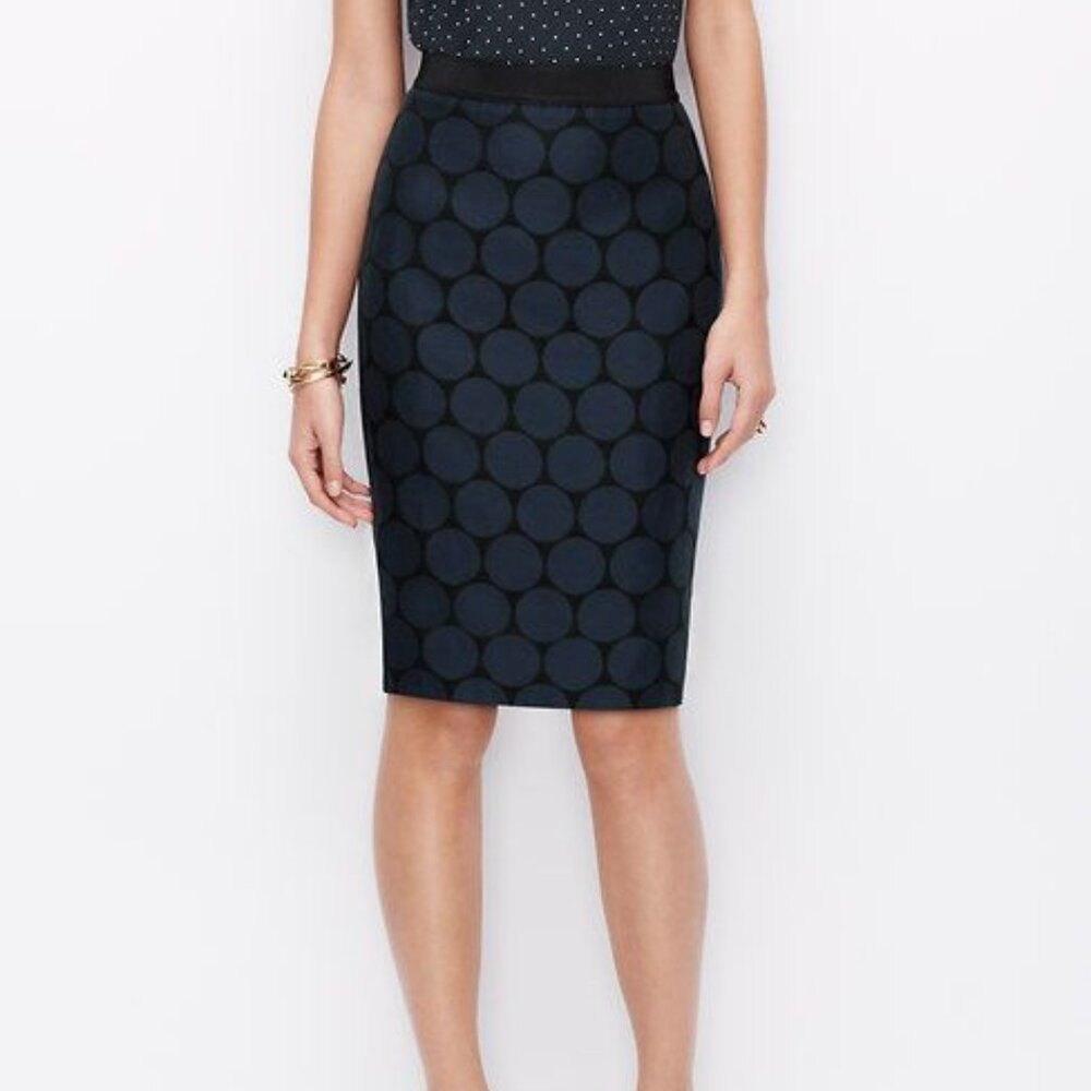 Ann Taylor Dot Jacquard Pencil Skirt | Navy Blue Circles | Size 6